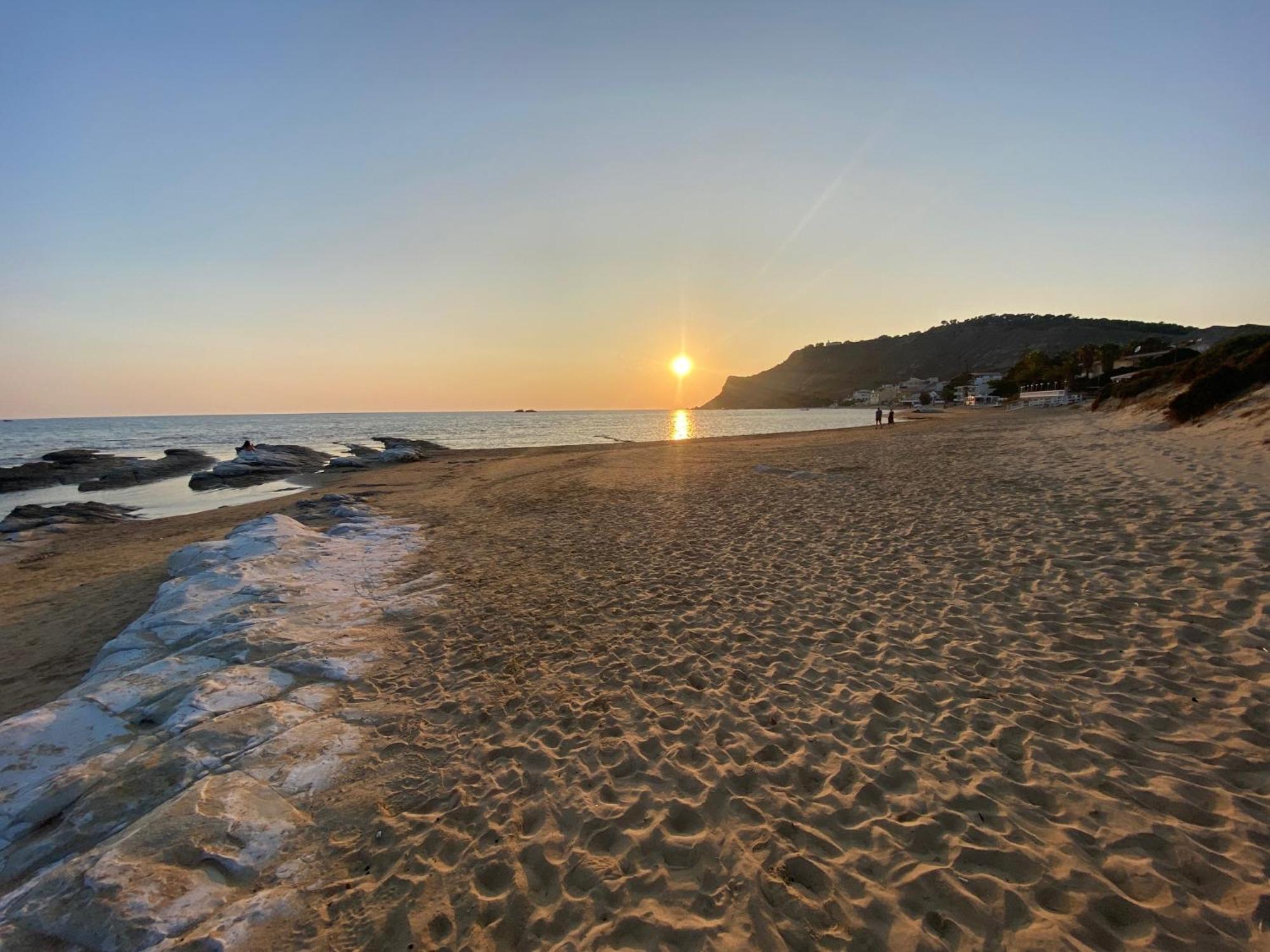 Casa Vacanza Scala Dei Turchi Реалмонте Екстериор снимка